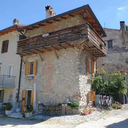 Il Rustico Di Peri Villa Exterior foto