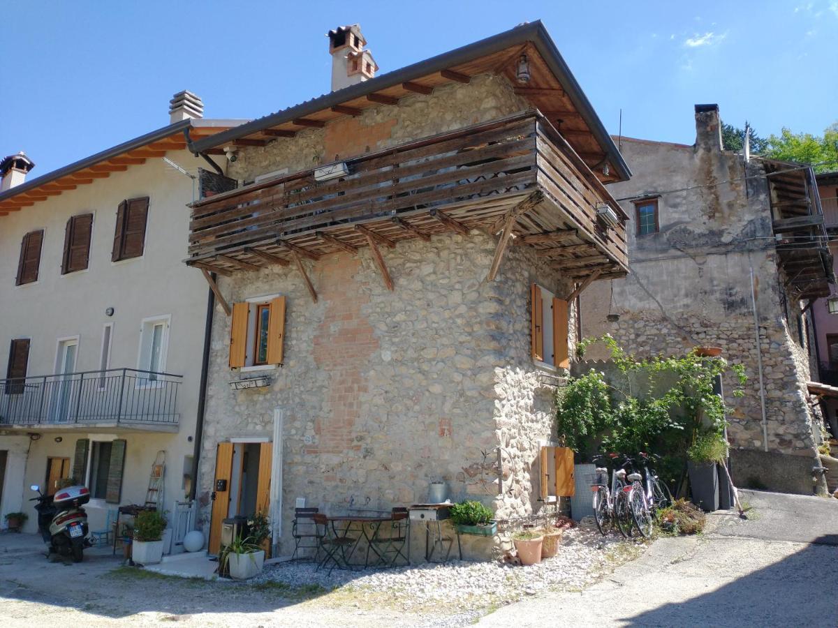 Il Rustico Di Peri Villa Exterior foto