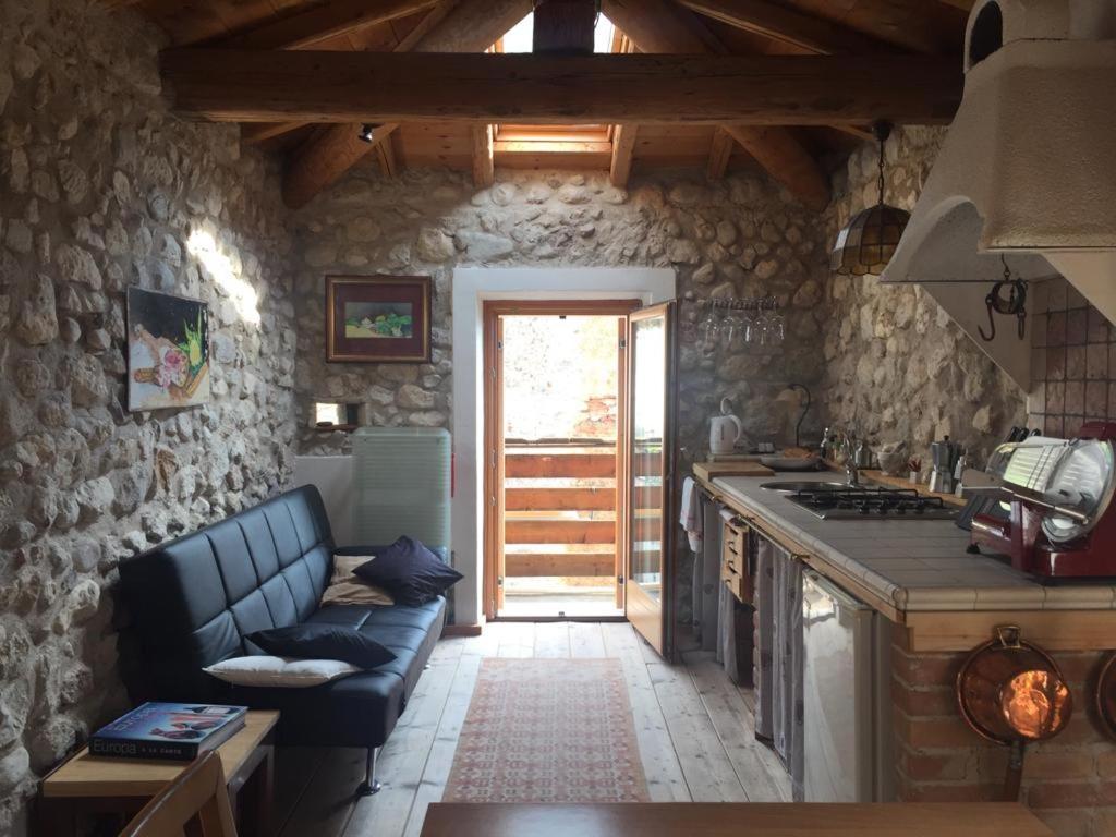 Il Rustico Di Peri Villa Exterior foto